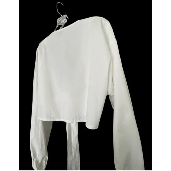 PrettyLittleThing Women's Size 16 Front Tie Low Cut Crop Top Long Sleeve (NWT) - Picture 5 of 9